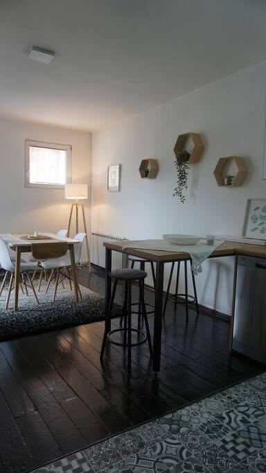 Cosy Apartment In The Heart Of Skopje Exterior photo